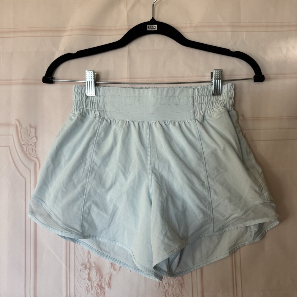 Lululemon Hotty Hot Short 4" Inseam Size 4 Powder Blue